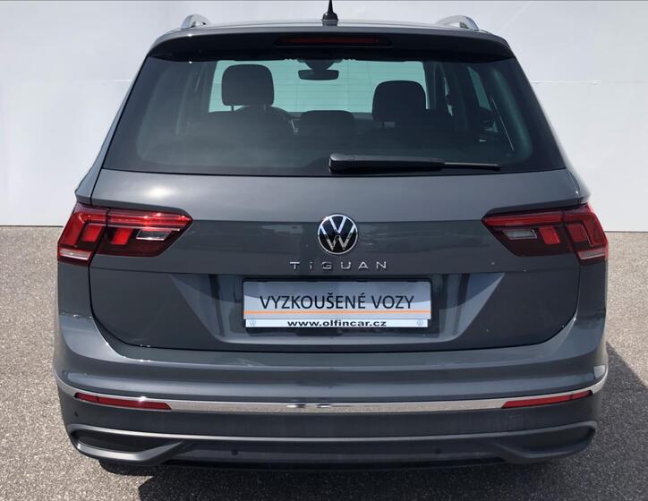 Volkswagen Tiguan 8