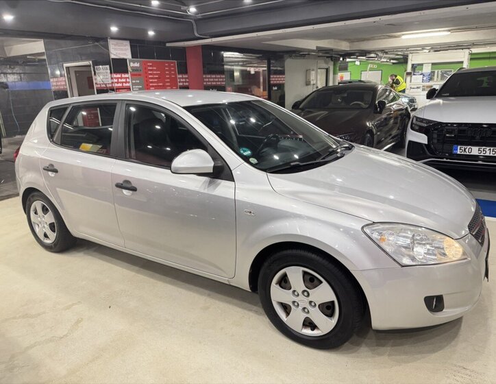 KIA Ceed Hatchback 1,4 l 80 kw