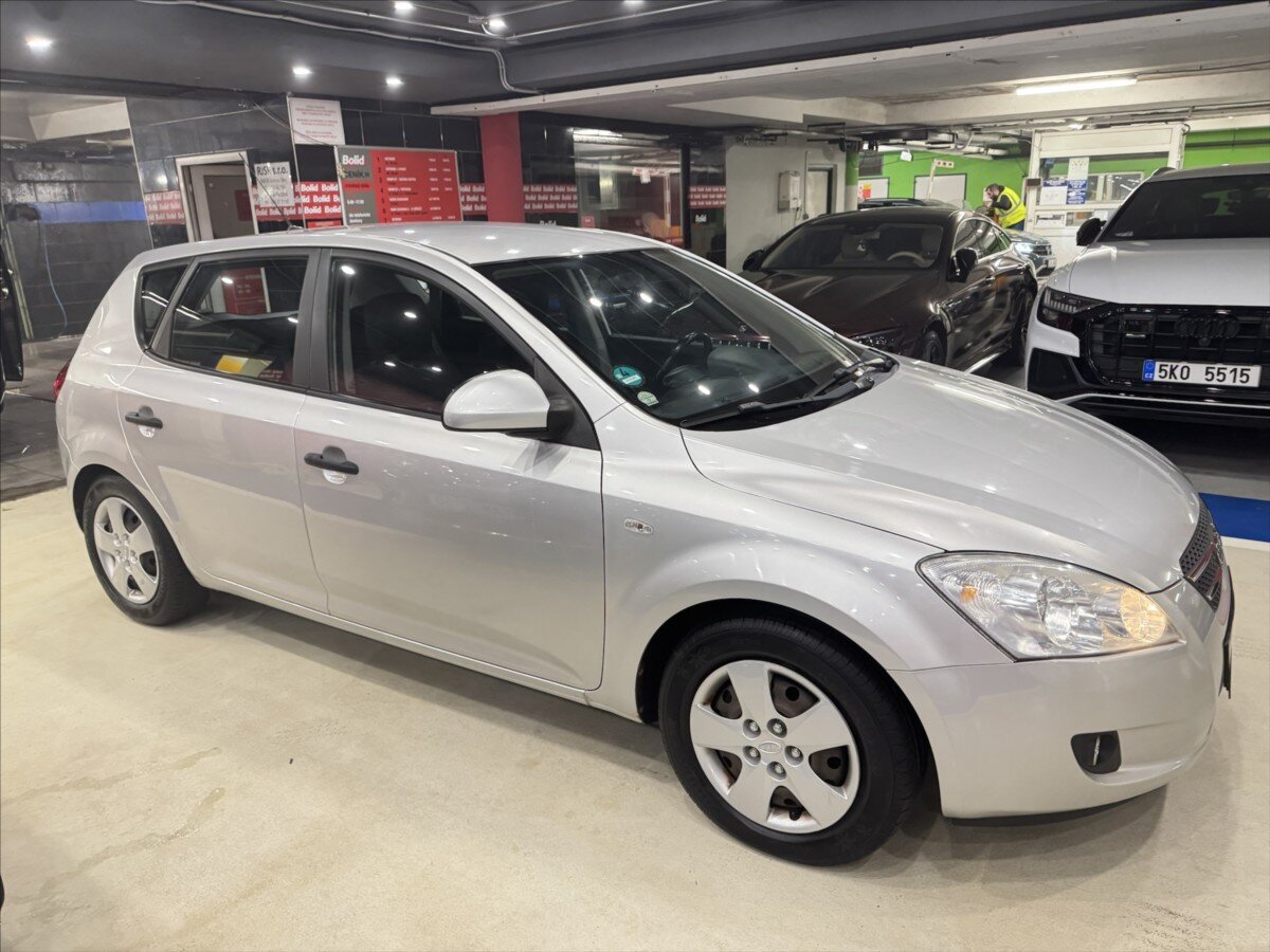 KIA Ceed Hatchback 1,4 l 80 kw