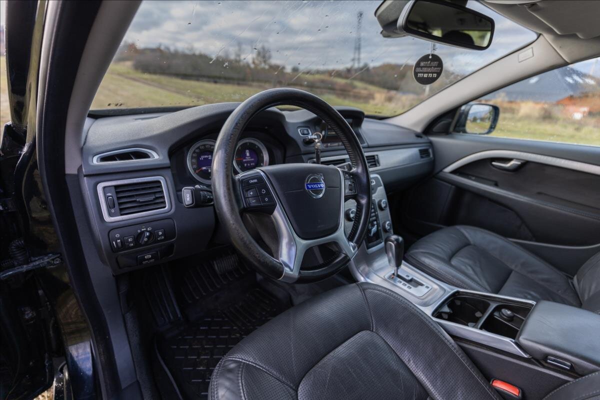 Volvo XC70 Kombi 2,0 l 120 kw