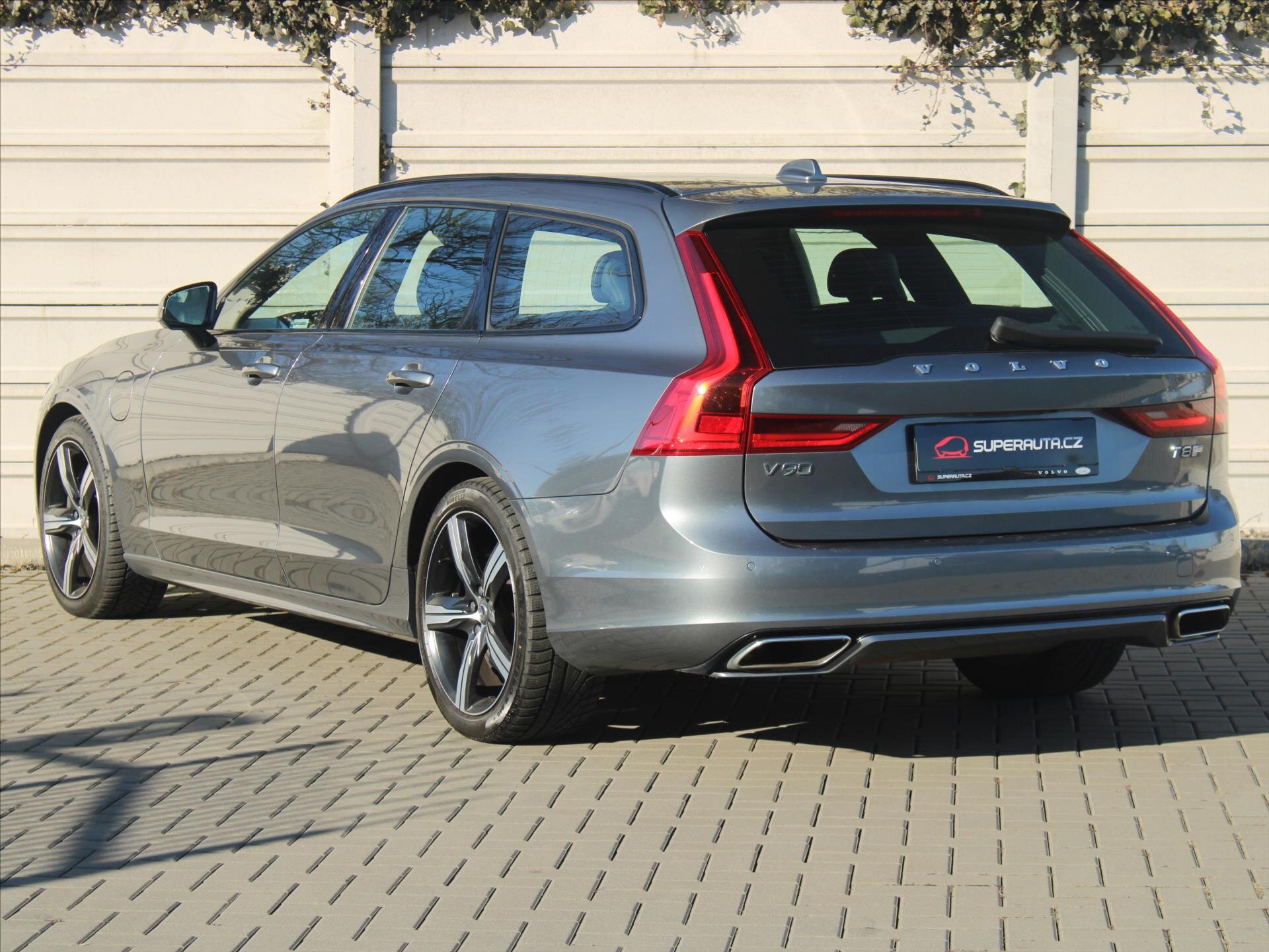 Volvo V90