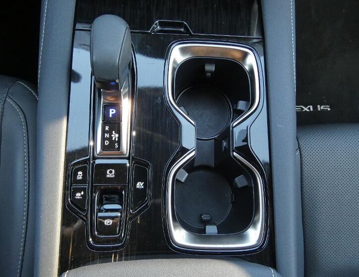 Lexus RX 350h SUV / Terénní 2,5 l 140 kw