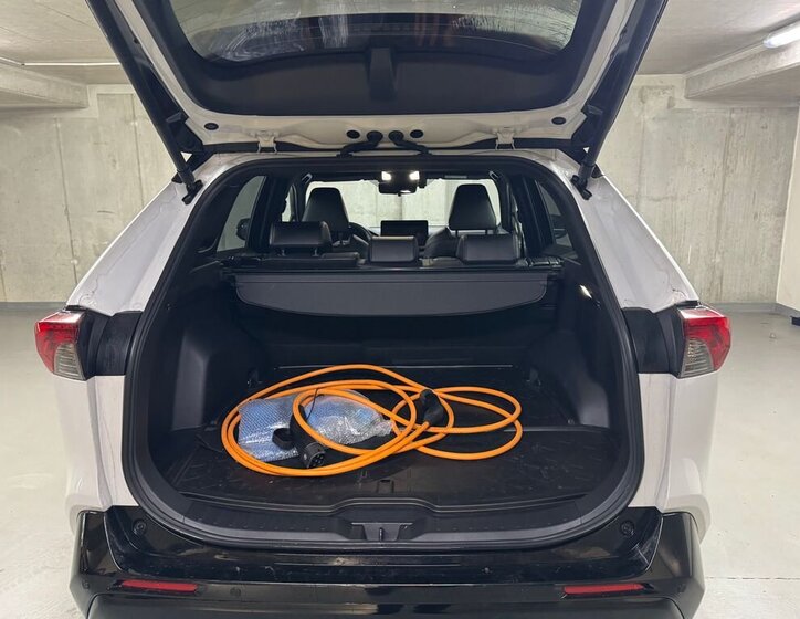 Toyota RAV4 SUV 2,5 l 228 kw