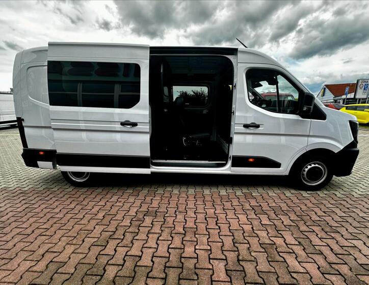 Nissan Interstar 16