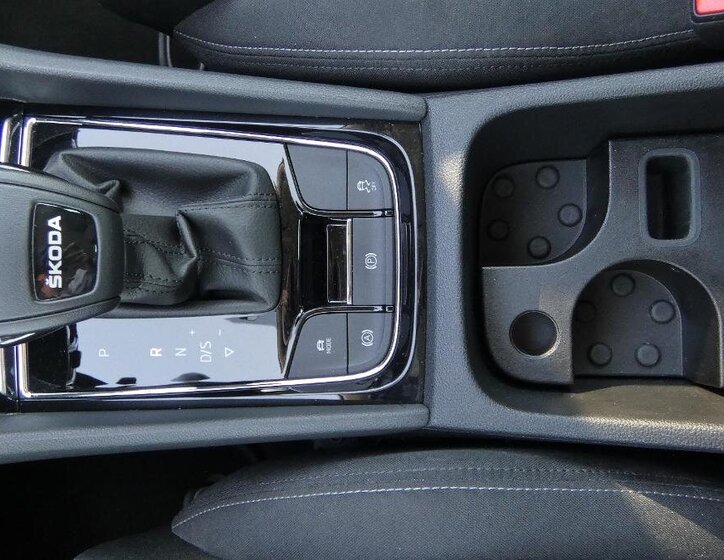 Škoda Karoq SUV / Terénní 1,5 l 110 kw