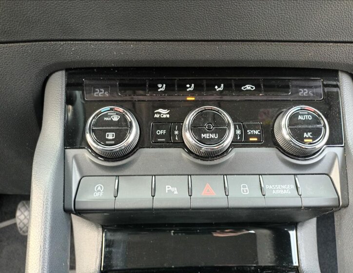 Škoda Karoq SUV / Terénní 1,5 l 110 kw