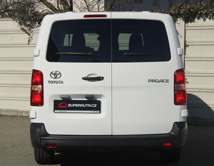 Toyota ProAce Kombi 2,0 l 106 kw