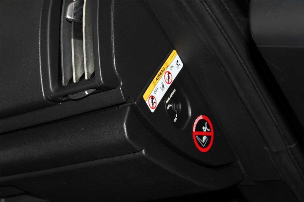 Land Rover Freelander SUV / Terénní 2,2 l 112 kw