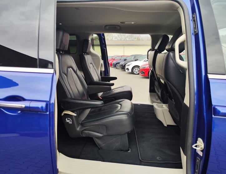 Chrysler Pacifica MPV 3,6 l 214 kw