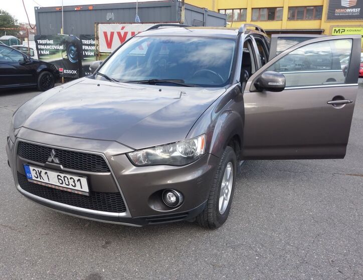 Mitsubishi Outlander 14