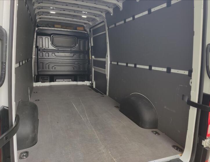 Volkswagen Crafter 28