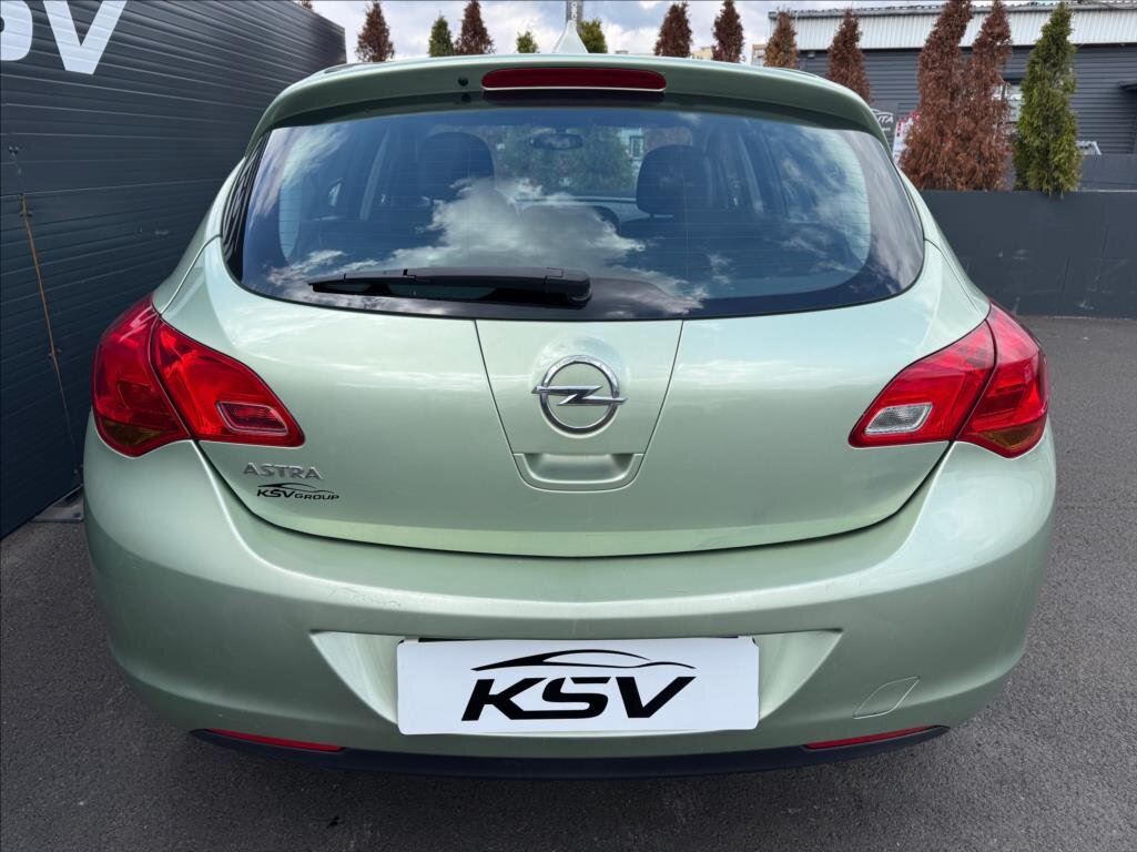 Opel Astra Hatchback 1,4 l 74 kw