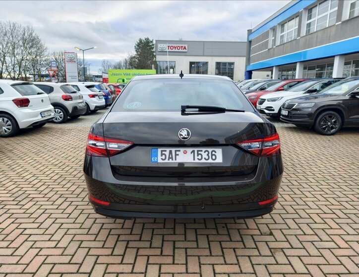 Škoda Superb Liftback 2,0 l 140 kw