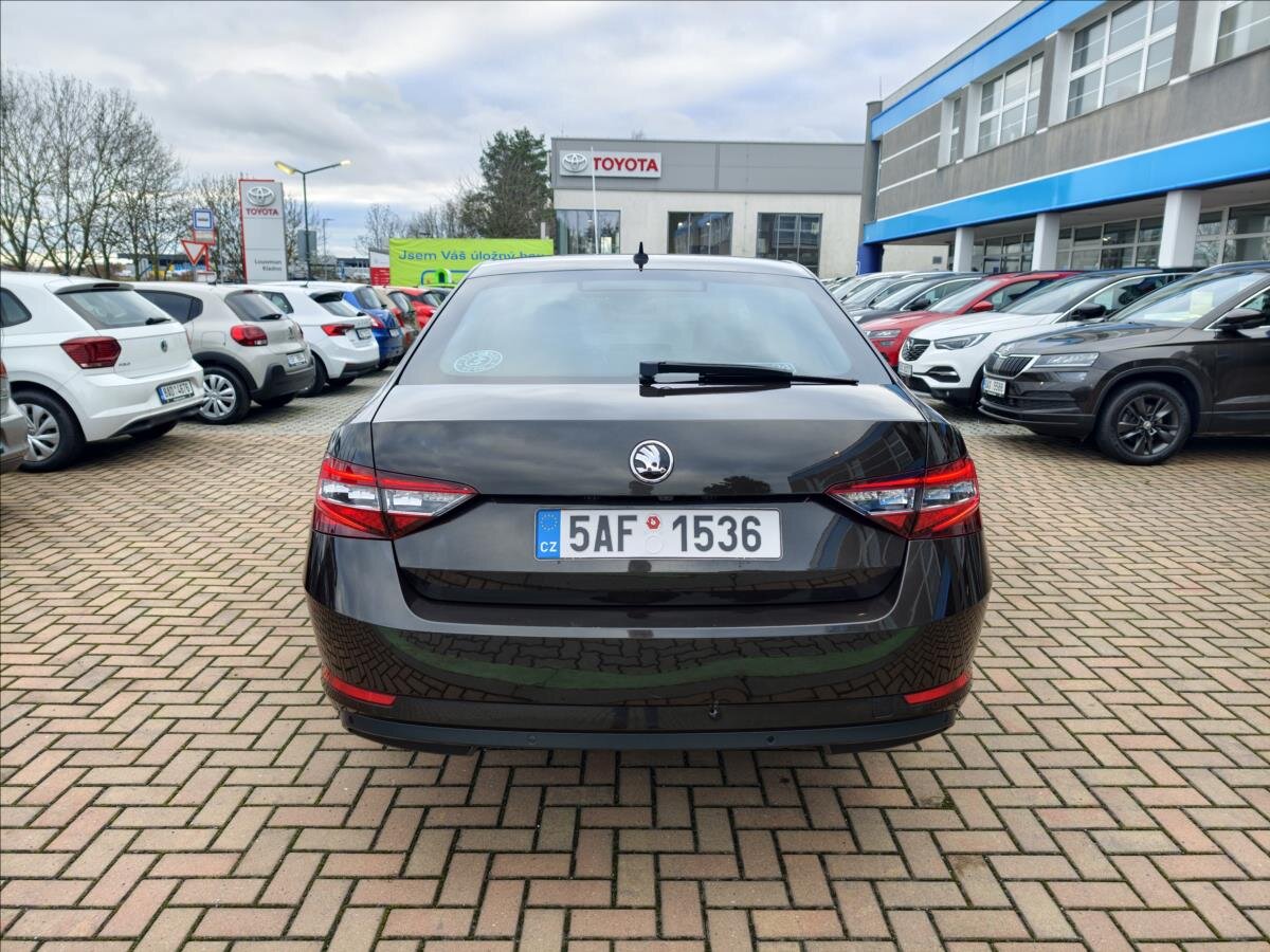 Škoda Superb Liftback 2,0 l 140 kw