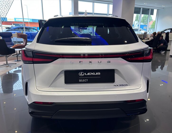 Lexus NX 350h SUV / Terénní 2,5 l 146 kw