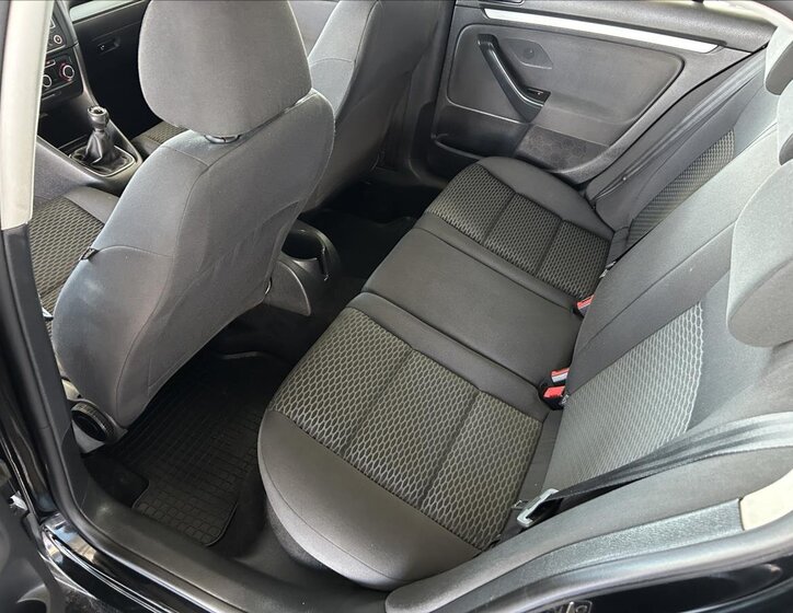 Volkswagen Golf Kombi 1,6 l 77 kw