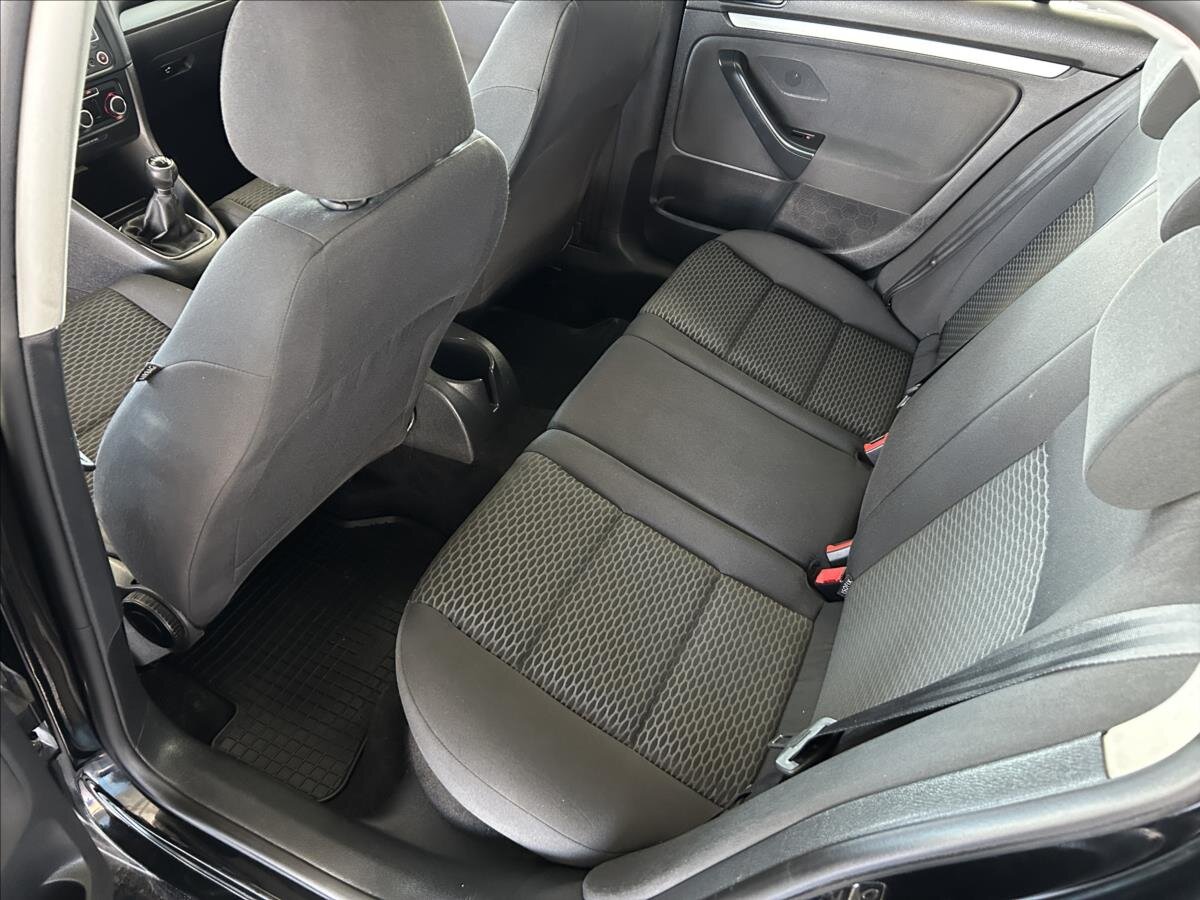 Volkswagen Golf Kombi 1,6 l 77 kw