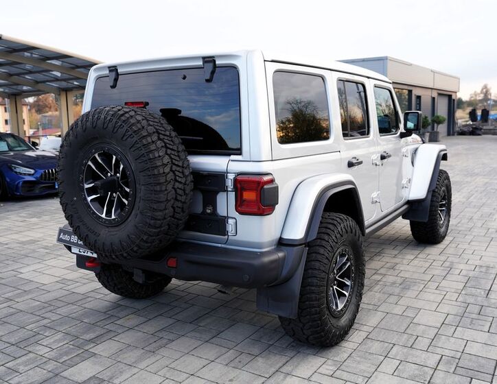 Jeep Wrangler 5