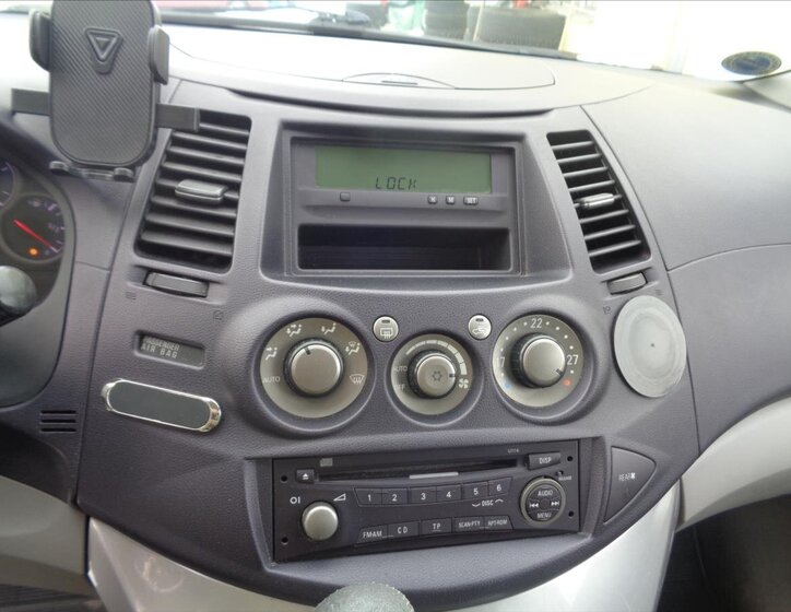 Mitsubishi Grandis Kombi 2,4 l 121 kw