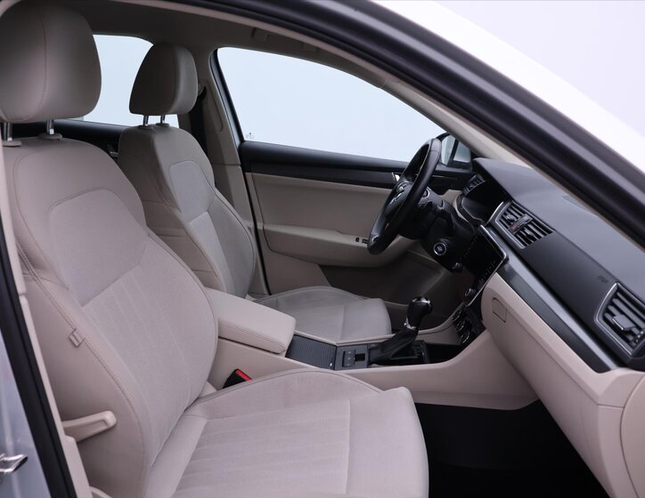 Škoda Superb Liftback 2,0 l 110 kw