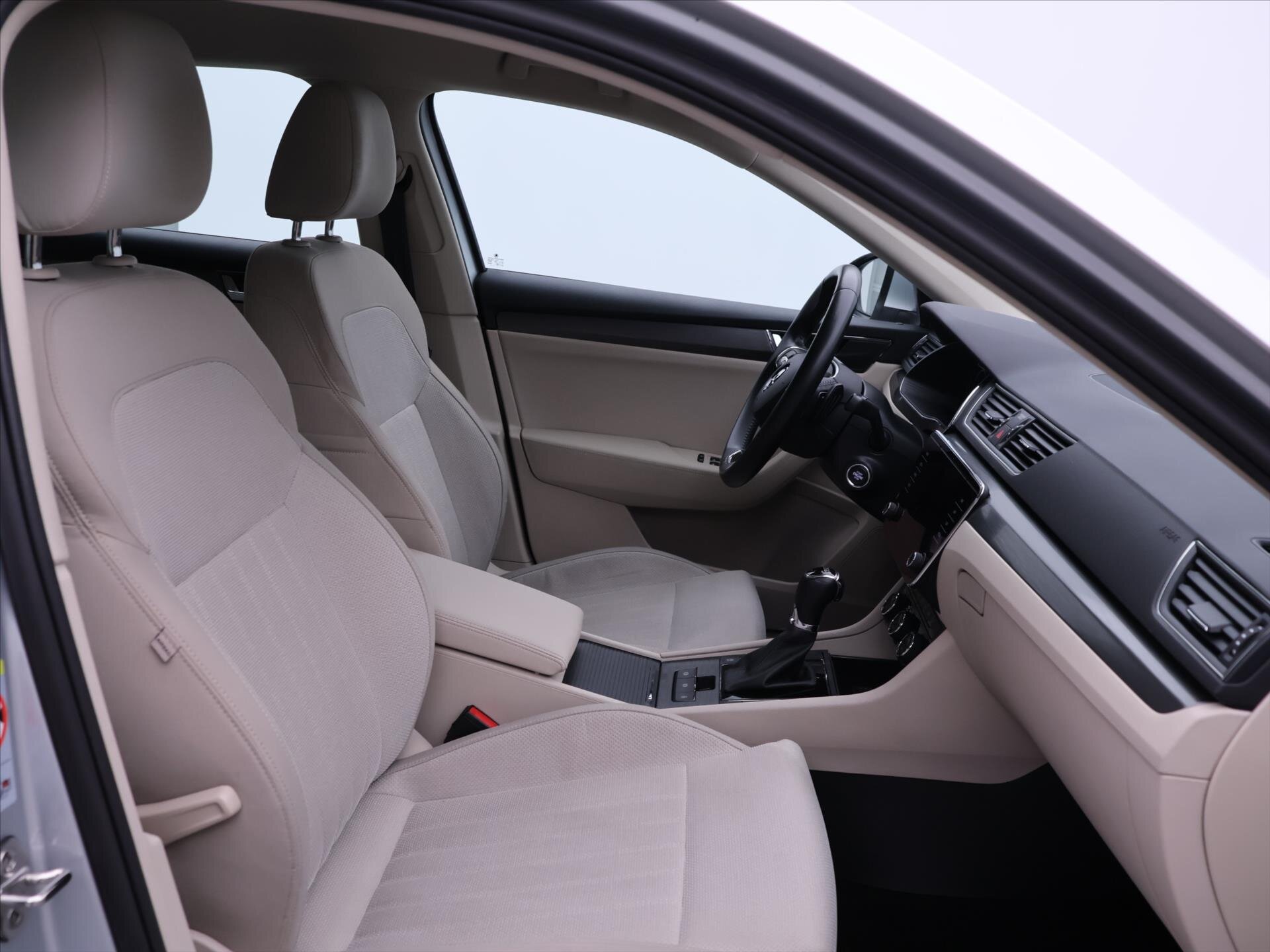 Škoda Superb Liftback 2,0 l 110 kw