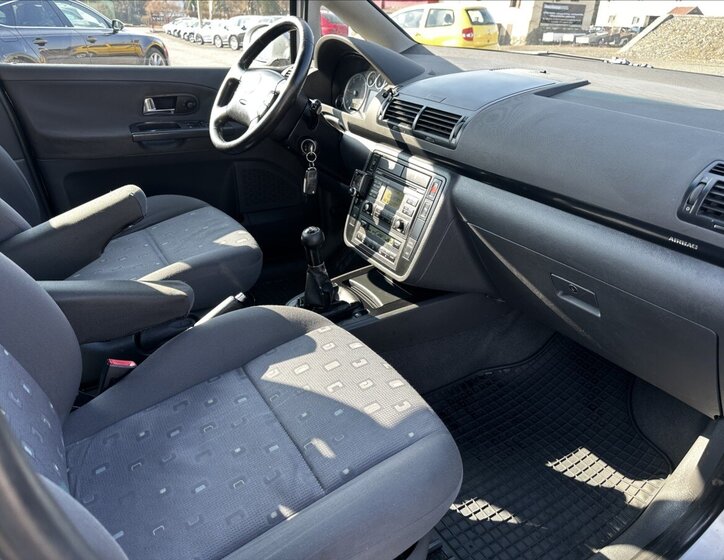 Volkswagen Sharan Kombi 1,9 l 85 kw