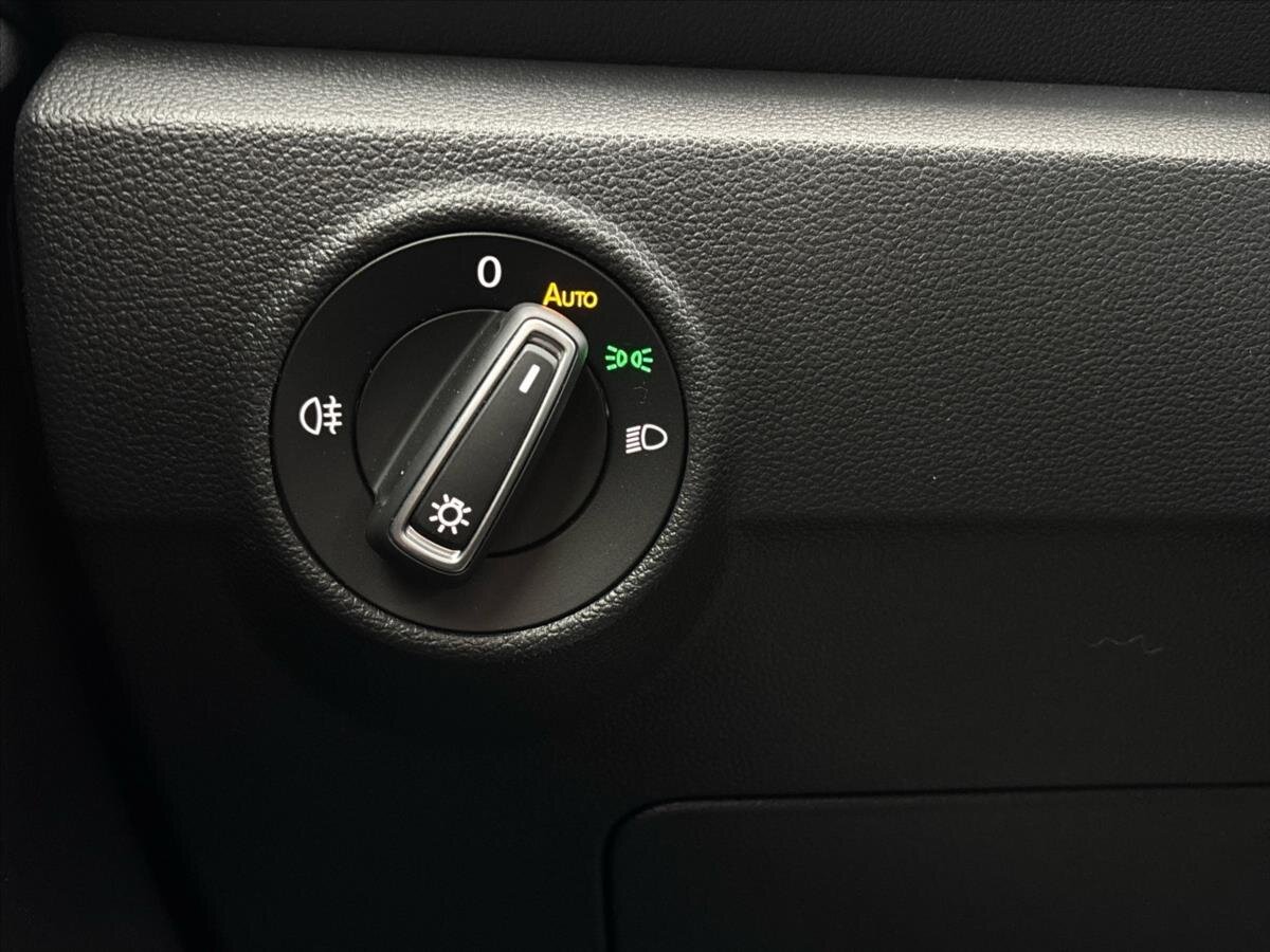 Volkswagen T-Roc SUV / Terénní 2,0 l 221 kw