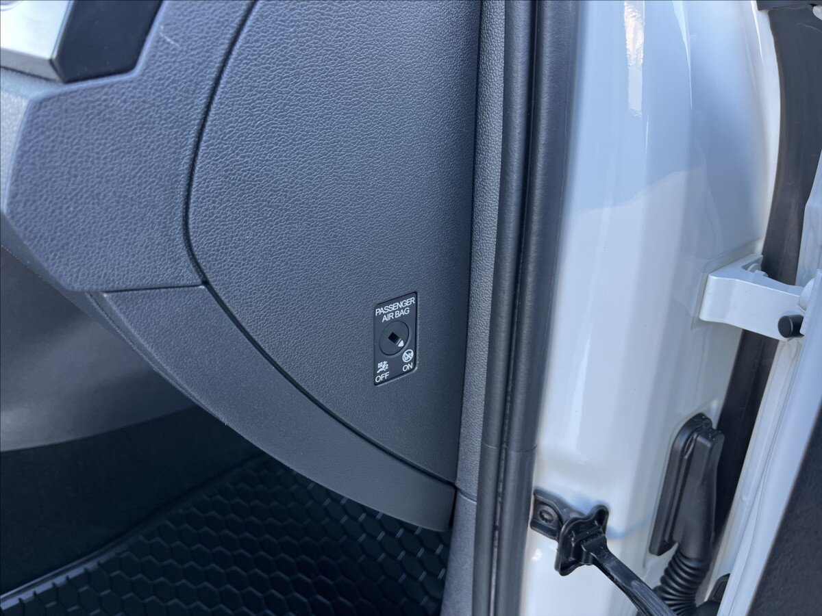 Volkswagen Polo Hatchback 999,0 48 kw