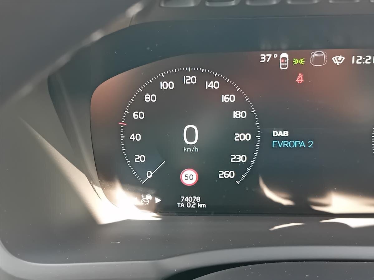 Volvo XC90 SUV 2,0 l 173 kw