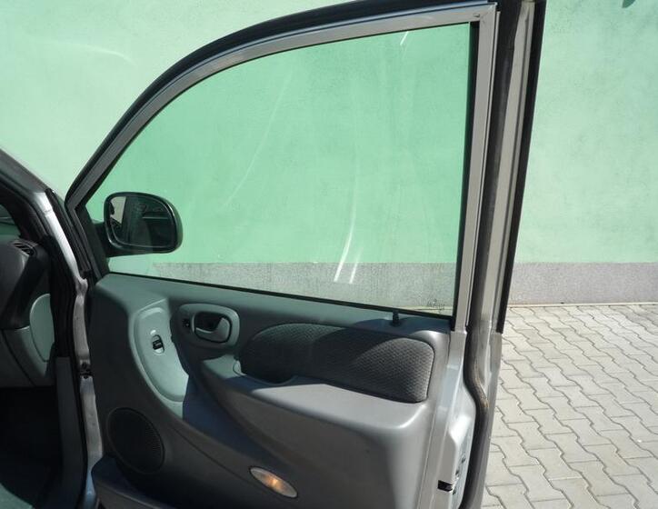 Chrysler Voyager MPV 2,8 l 110 kw