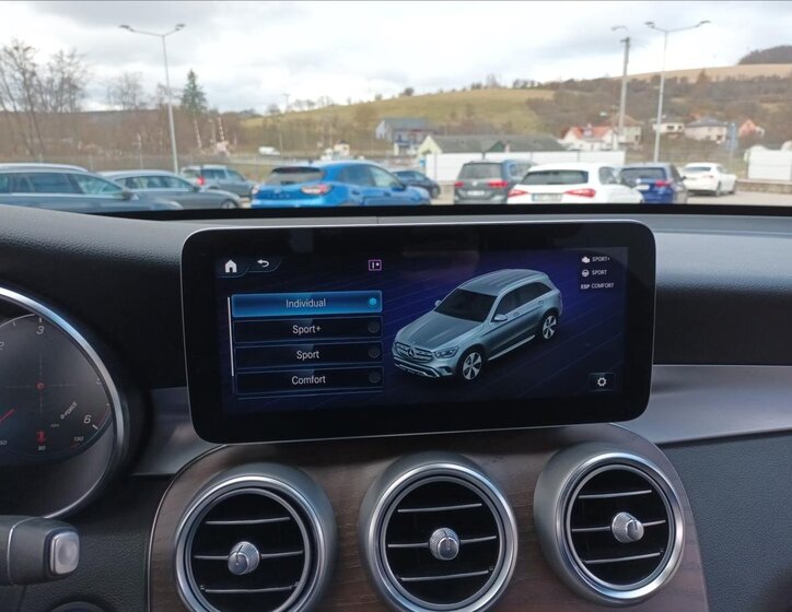 Mercedes-Benz GLC SUV / Terénní 2,0 l 180 kw