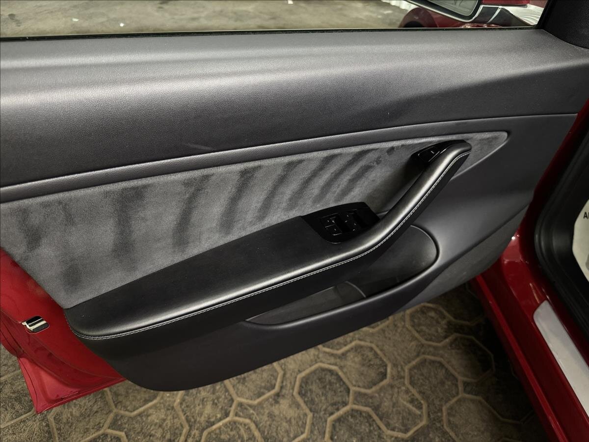 Tesla Model 3 Liftback 0,0 324 kw