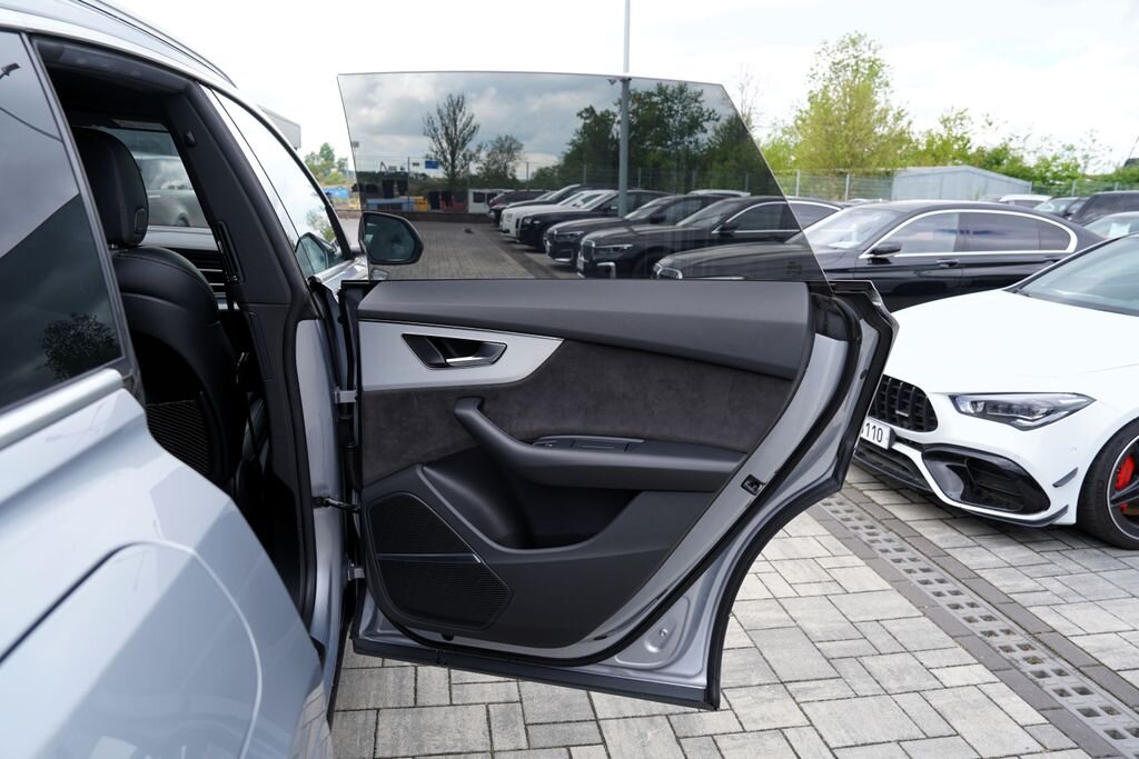 Audi Q8 SUV / Terénní 3,0 l 250 kw