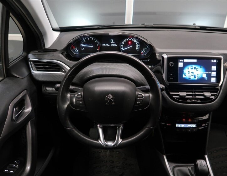 Peugeot 2008 SUV / Terénní 1,2 l 81 kw