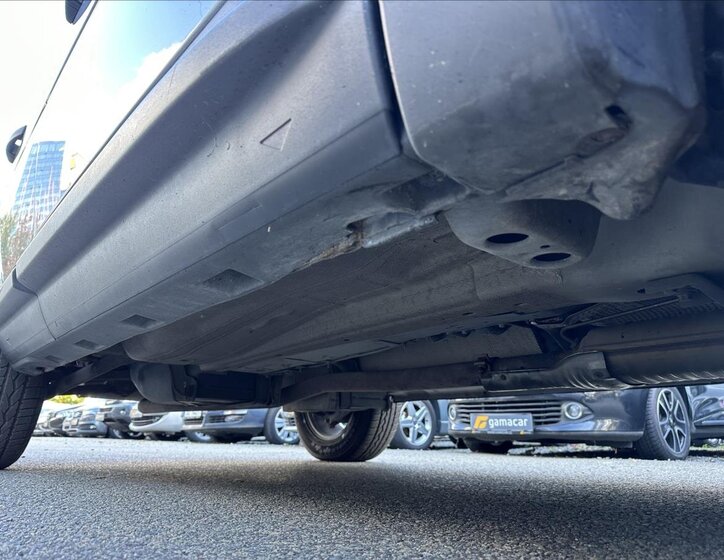 Land Rover Freelander SUV / Terénní 2,2 l 112 kw