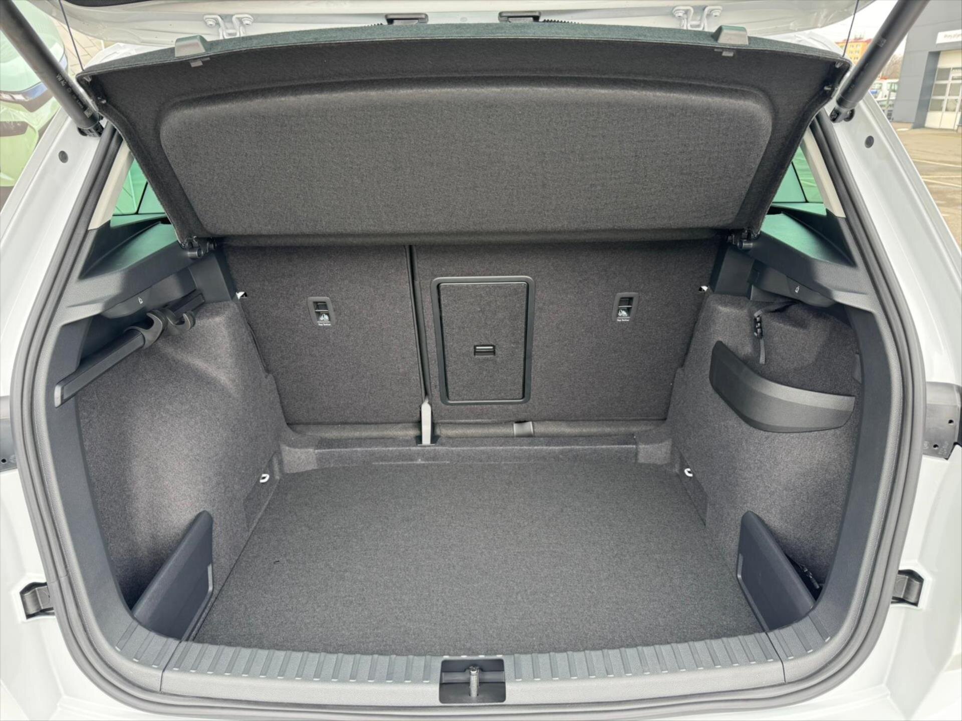 Škoda Karoq SUV / Terénní 1,5 l 110 kw