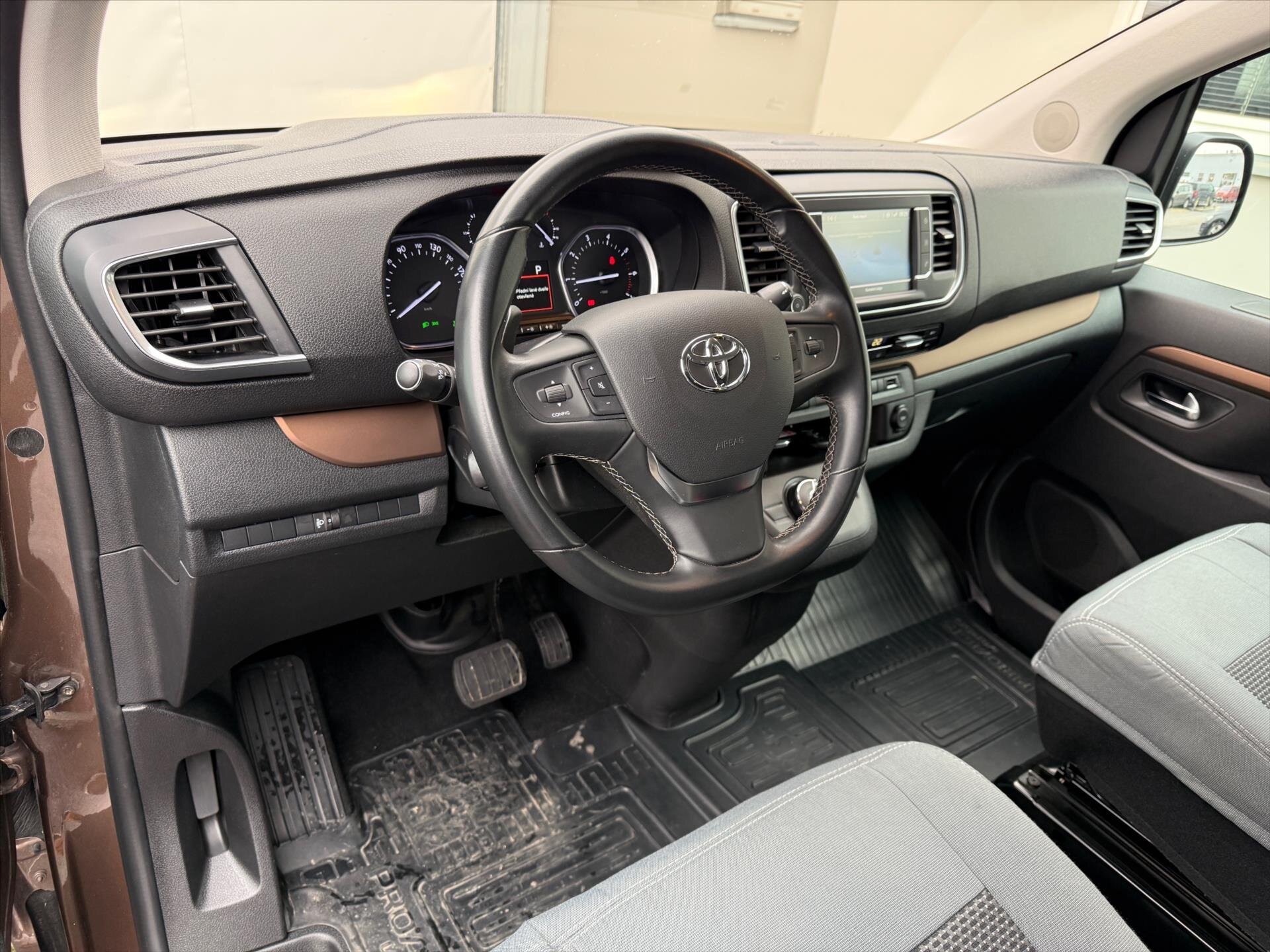 Toyota ProAce VAN-Minibus 2,0 l 130 kw