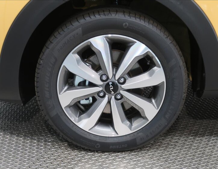 KIA Stonic SUV / Terénní 1,2 l 58 kw