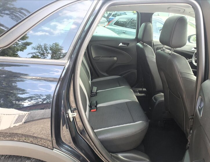 Opel Crossland X SUV / Terénní 1,5 l 75 kw