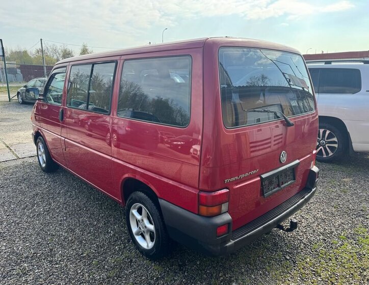 Volkswagen Transporter Kombi 2,5 l 65 kw