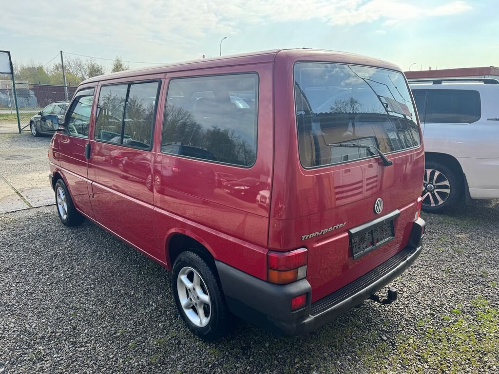 Volkswagen Transporter Kombi 2,5 l 65 kw