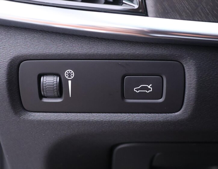 Volvo V90 Kombi 2,0 l 147 kw