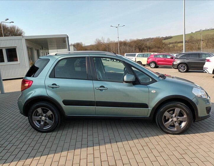 Suzuki SX4 Hatchback 1,6 l 88 kw