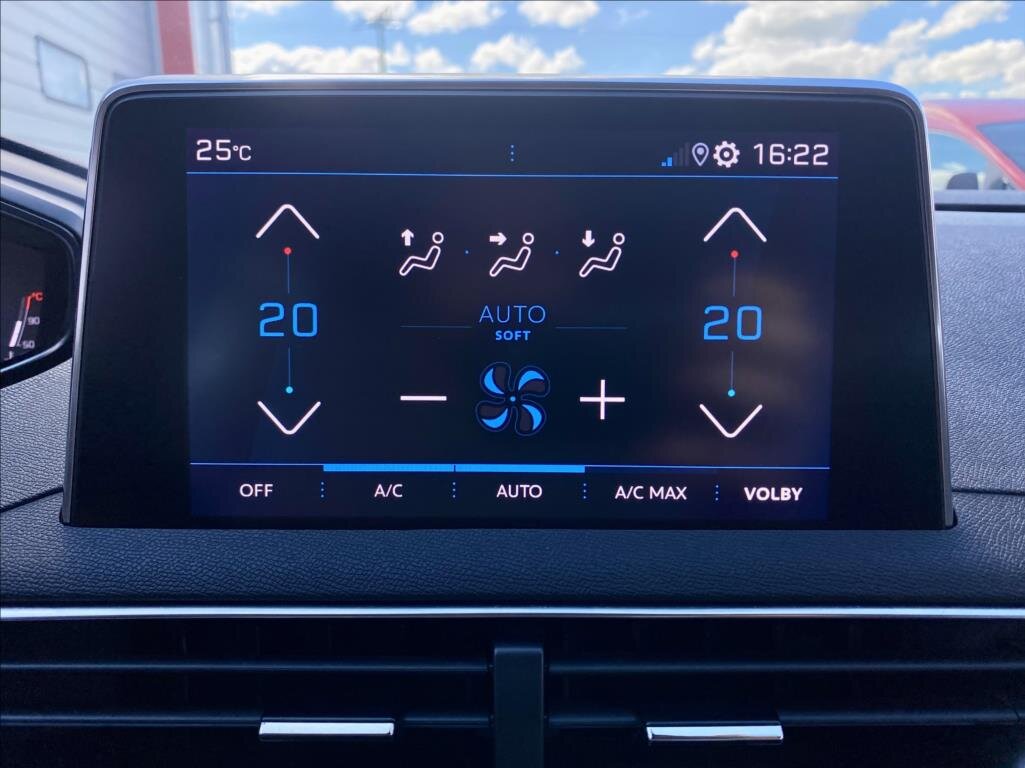 Peugeot 3008 SUV 1,2 l 96 kw