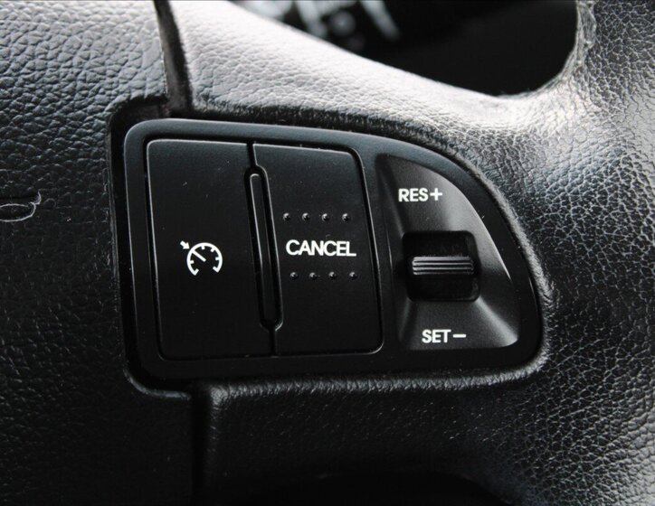 KIA Sportage SUV 2,0 l 120 kw