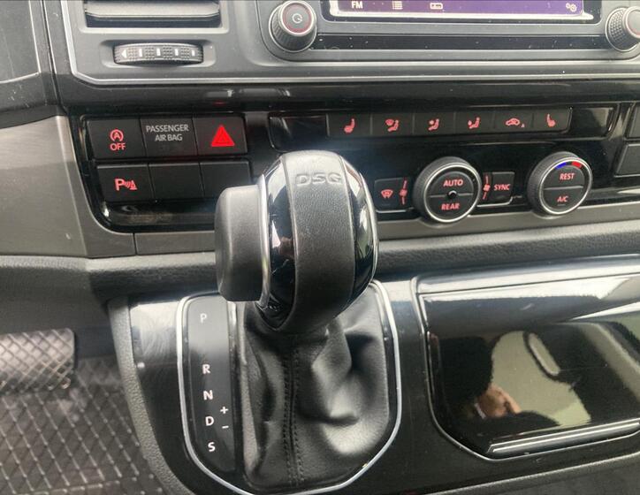 Volkswagen Multivan 10