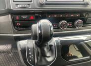 Volkswagen Multivan 10