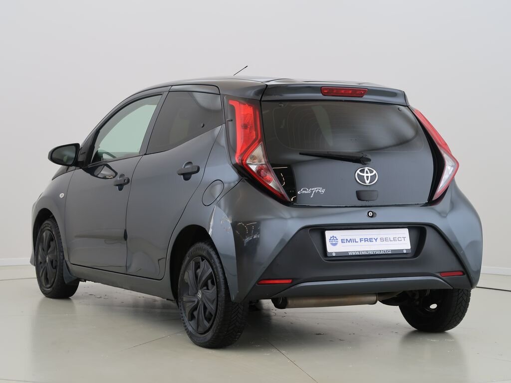 Toyota Aygo Hatchback 998,0 53 kw