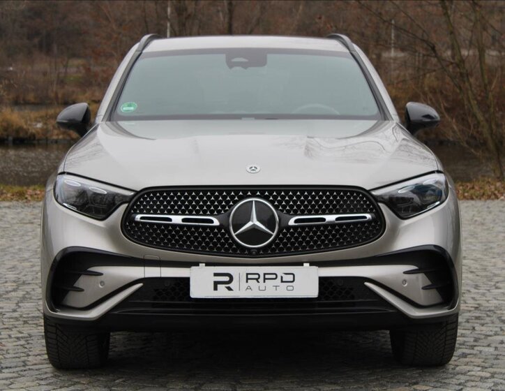 Mercedes-Benz GLC 8