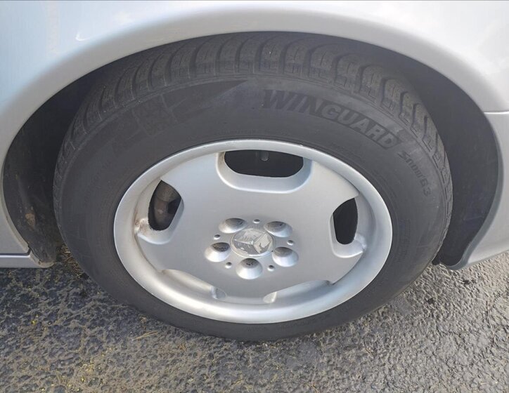 Mercedes-Benz Třídy E Sedan / Limuzína 1,8 l 120 kw